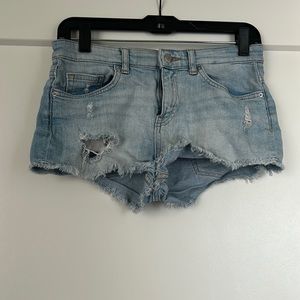 H&M light wash denim cutoff shorts | US 6 | EUC